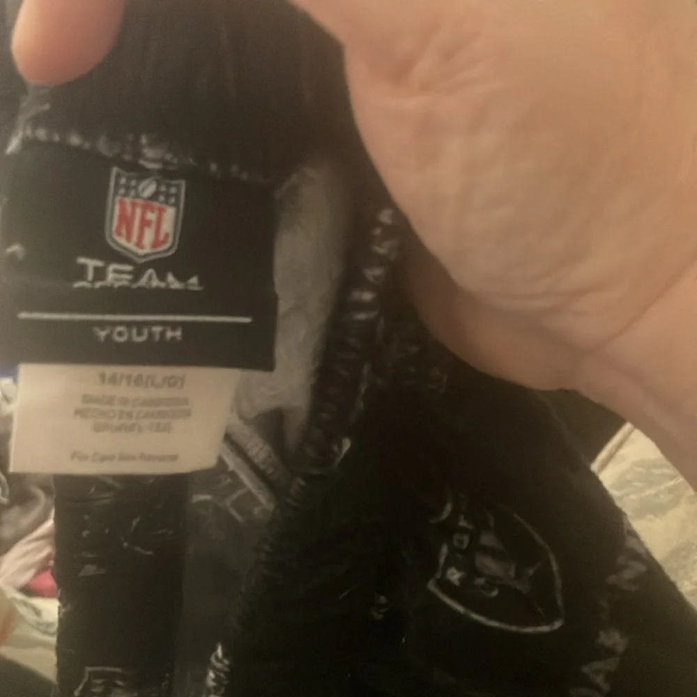 FINAL MARKDOWN NFL oakland raiders children’s sleep shorts youth large